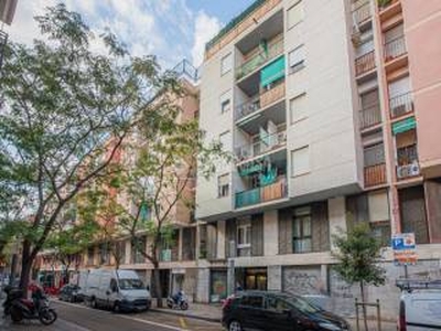 Piso de tres habitaciones entreplanta, Sant Andreu, Barcelona