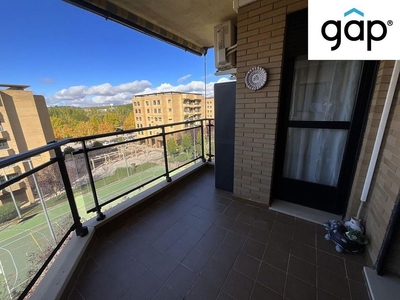 Piso en venta en Fuensanta - Universidad de 4 habitaciones con terraza y piscina