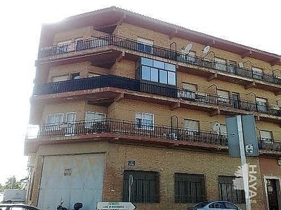 Piso en venta en Mota del Cuervo de 4 habitaciones con terraza y calefacción