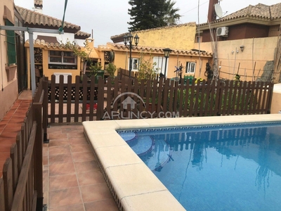 Venta de casa con piscina en Chiclana de la Frontera, Huerta o farrell