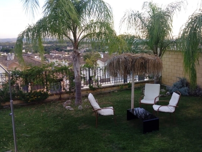Venta de casa con piscina y terraza en Córdoba, Paraiso Arenal