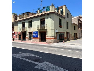 ???? ¡Vivienda Única en la Plaza de la Iglesia de Santomera! Dos Bajos Comerciales, Dos Plantas y Te