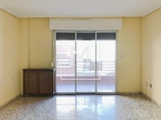 Venta Piso Albacete. Piso de cuatro habitaciones Tercera planta con balcón