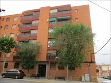 Venta Piso Almansa. Piso de cuatro habitaciones Primera planta con balcón
