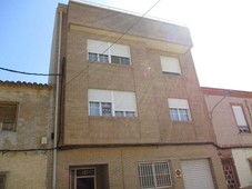 Venta Piso Almansa. Piso de cuatro habitaciones Primera planta con terraza