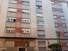 Venta Piso Corvera de Asturias. Piso de tres habitaciones en Plaza Zamora 2. A reformar cuarta planta