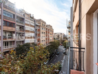 Apartamento precioso piso reformado en calle rosselló en Barcelona