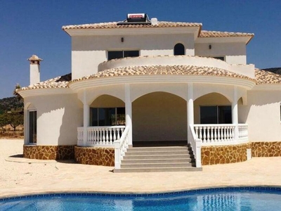 Casa-Chalet en Venta en Pinoso Alicante
