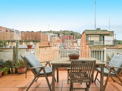 Casa con 4 habitaciones con calefacción, aire acondicionado y vistas a la montaña en Barcelona