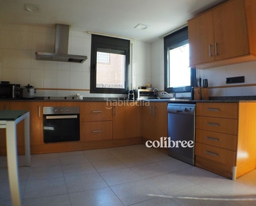 Chalet independiente en venta , con 182 m2, 4 habitaciones y 3 baños, garaje, amueblado, aire acondicionado y calefacción gas natural. en Argentona