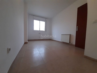 Piso agce1459. fabuloso piso de 4 dormitorios, 2 baños, cocina, lavadero, gran salón con salida a terraza, pk, trastero, calefacción, ascensor. en Vendrell (El)