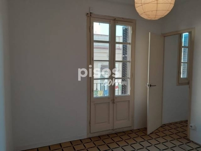 Piso en alquiler en Vila de Gràcia en La Vila de Gràcia por 900 €/mes