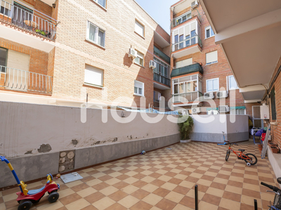 Piso en venta de 94 m² en Calle Luis Planelles, 28341 Valdemoro (Madrid)