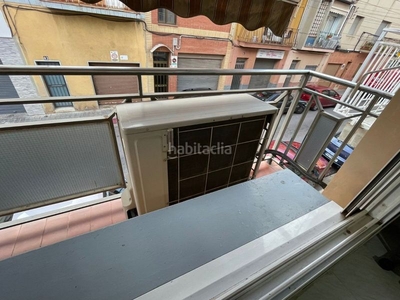 Piso vivienda con patio y terraza en finca de solo 2 vecinos en Sabadell