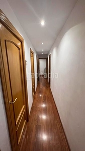 Piso vivienda junto al mar en c/ jaume ribó, todo exterior de 3h con balcón y ascensor. en Badalona