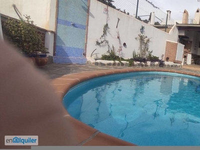 Villa de alquiler en Frigiliana con 2 dormitorios y piscina