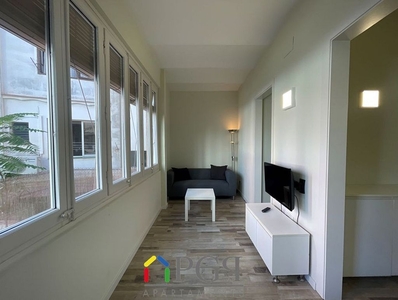 Alquiler de piso en calle De Lleida de 2 habitaciones con terraza y muebles