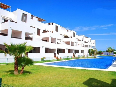 Alquiler de piso en calle Islas Canarias de 2 habitaciones con terraza y piscina