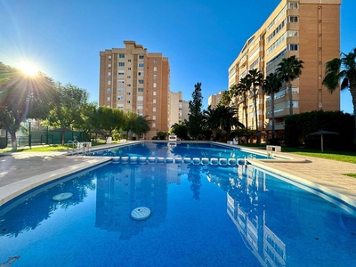 Piso en venta en Playa de San Juan de 3 habitaciones con piscina y jardín