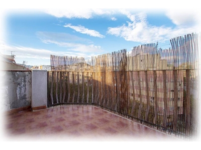 Venta de ático con terraza en Pubilla Cases (l'Hospitalet de Llobregat)