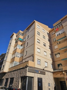 Venta de piso en Centro - Cuenca de 4 habitaciones con terraza y calefacción
