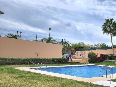 Venta de piso en El Padrón - El Velerín - Voladilla de 3 habitaciones con terraza y piscina