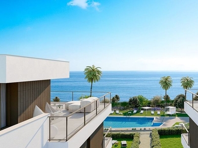 Venta de piso en urbanización Camarate Golf de 3 habitaciones con terraza y piscina