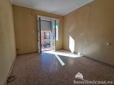 Venta Piso Linares. Piso de tres habitaciones en Avenida José María López Montes. A reformar tercera planta con balcón