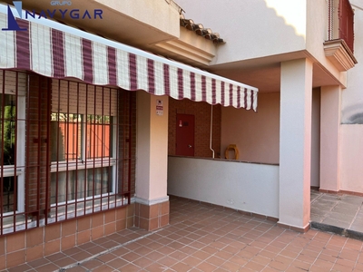 Alquiler de casa con terraza en Los Periodistas, Parque Almunia (Granada), Barrio de los Periodistas