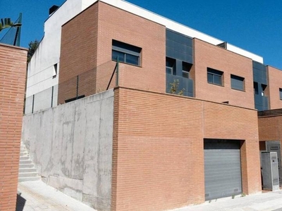 Casa adosada en venta en Josep Escobar, 64, Can Gili