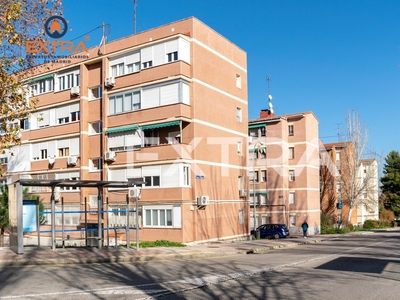 Venta de piso en Apóstol Santiago (Madrid), Apostol Santiago