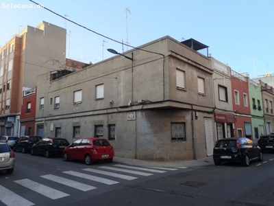 CASA ESQUINA PERE ESPLUGUES / DR VTE SEGURA