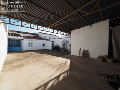 Oportunidad de compra junto a c/Oriente Casa con 366 de parcela y 210 m2 construidos