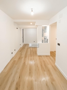 Piso en venta. Descubre tu futuro hogar en Vigo: piso exclusivo en Balaídos, perfecta combinación de elegancia, confort y ubicación.
