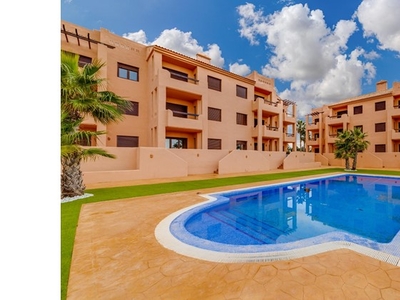 Apartamentos con piscina comunitaria en Los Alcázares