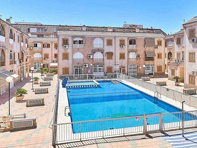 Apartment with pool view in Torrevieja