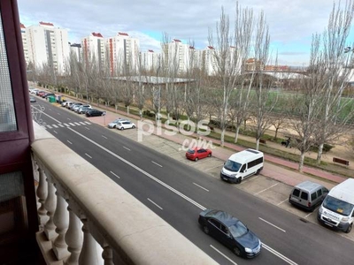 Piso en alquiler en Avenida del Estadio, 15