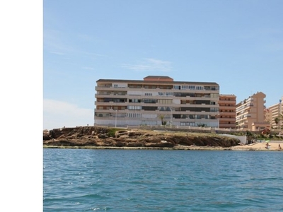 Se vende piso con espectaculares vistas al mar en Torrevieja