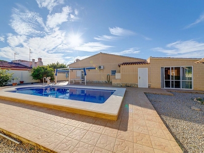 Torrevieja villa en venta