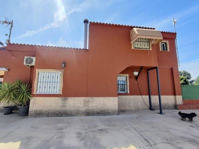 Casa con terreno en Molina de Segura