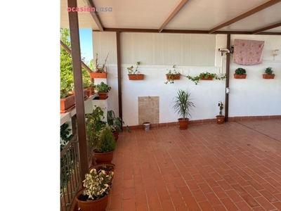 Casa situada en Crt Palma del Río km4 !!