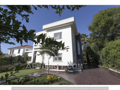 Alquiler Casa unifamiliar en Calle Diego de Vargas Sevilla. Buen estado con terraza 633 m²