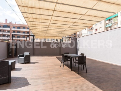 Alquiler piso moderno y luminoso piso con fantástica terraza en Barcelona