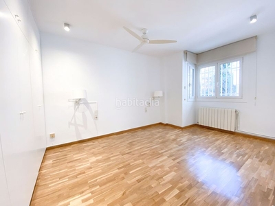 Alquiler piso precioso duplex de 250m2 en sarrià - Tres Torres con 6 dormitorios, parking, trastero y zona comunitaria. grandes espacios ,muy bien equipada en Barcelona