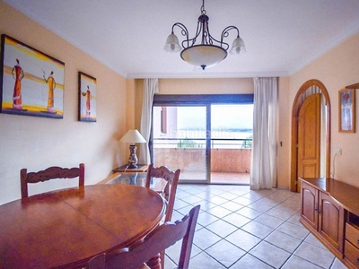 Apartamento con fantasticas vistas y con gran potencial en Estepona