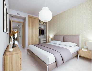 Apartamento de 3 dormitorios y 2 baños con terraza, vistas al golf. golf en Estepona