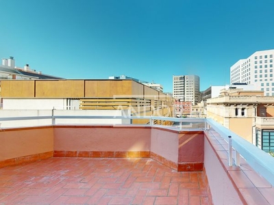 Ático con 2 habitaciones con ascensor en Barri de les Corts Barcelona