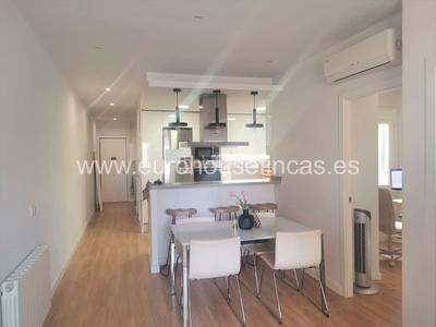 Ático con 3 habitaciones con calefacción en Barcelona