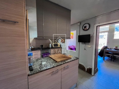 Casa en pau casals casa con 3 habitaciones con parking, piscina, calefacción, aire acondicionado y vistas a la montaña en Sils
