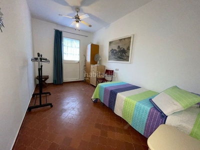 Chalet con 4 habitaciones amueblado con piscina y vistas al mar en Estepona